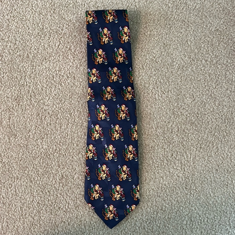 NWT Winnie The Pooh Christmas Holiday Tie